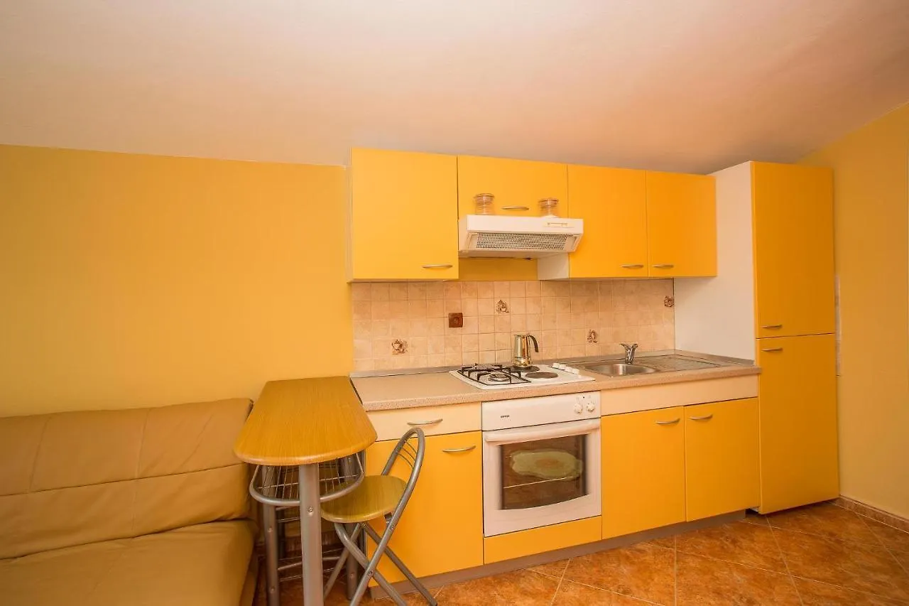 Apartments Nada Palit 3*,  Croatia