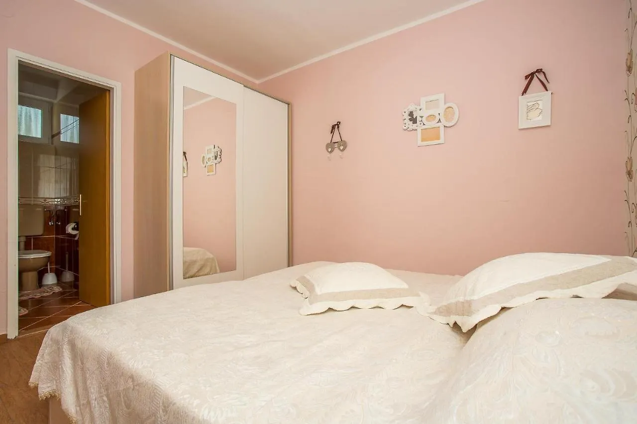 Apartments Nada Palit